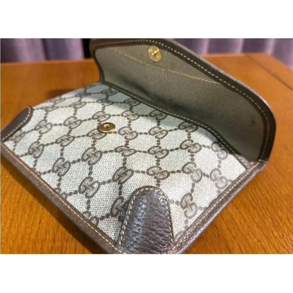 Gucci Brown Leather Clutch with Gold Logo - Picture 6 of 9